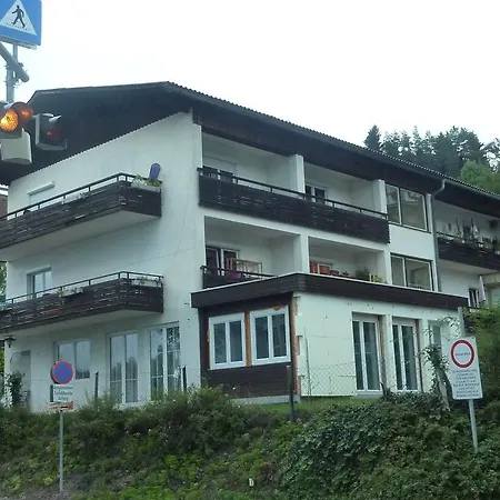 Apartment Rosenhof Dreimaderlhaus Am See